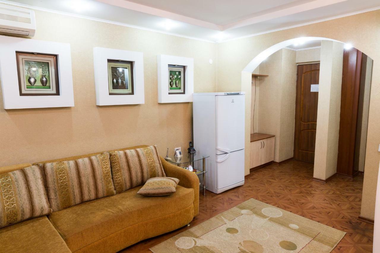 Tourist Hotel Ustʼ-Kamenogorsk Exterior foto