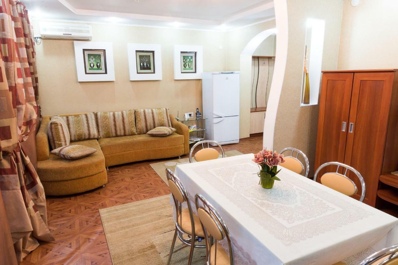 Tourist Hotel Ustʼ-Kamenogorsk Exterior foto