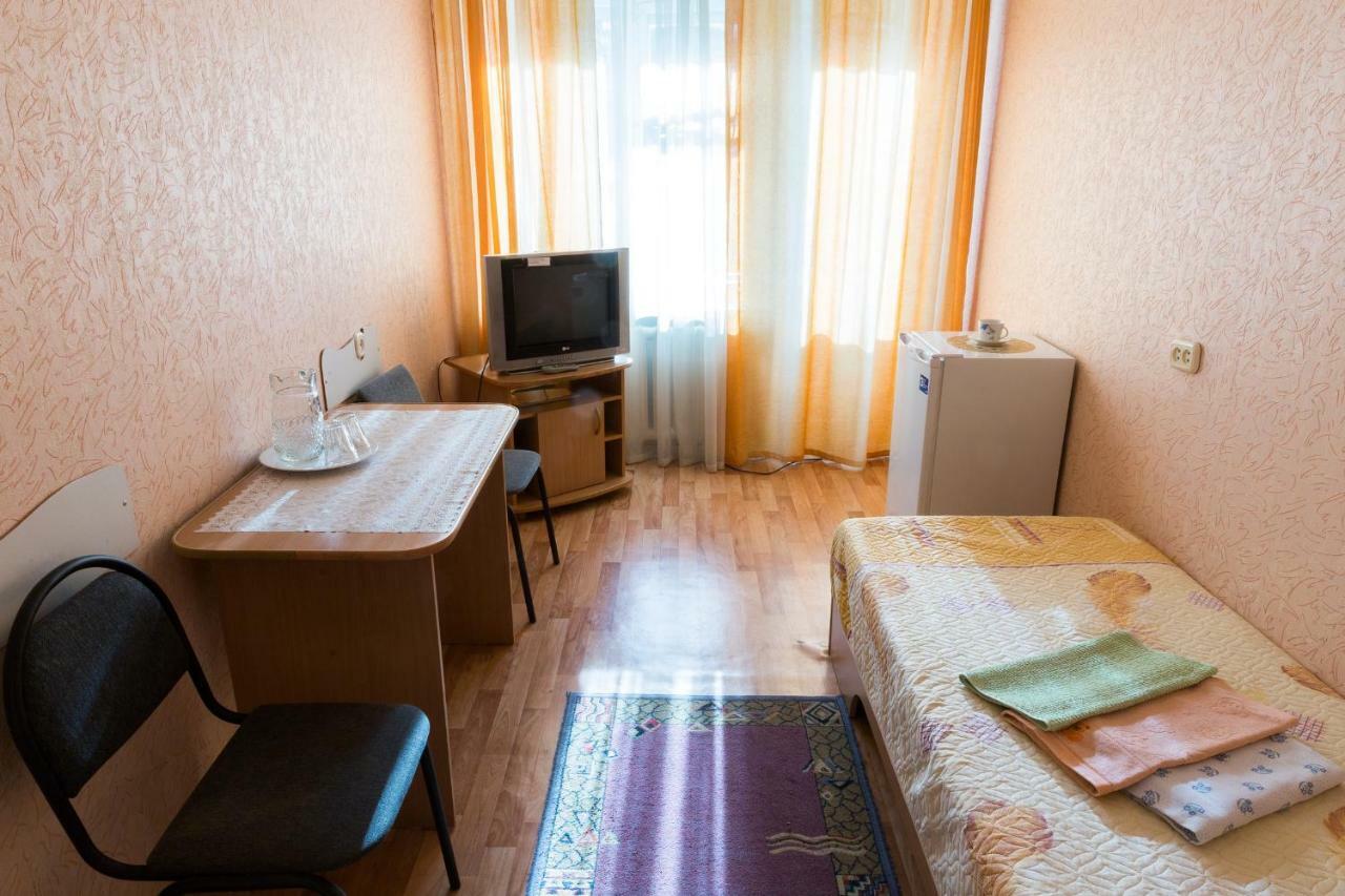 Tourist Hotel Ustʼ-Kamenogorsk Exterior foto